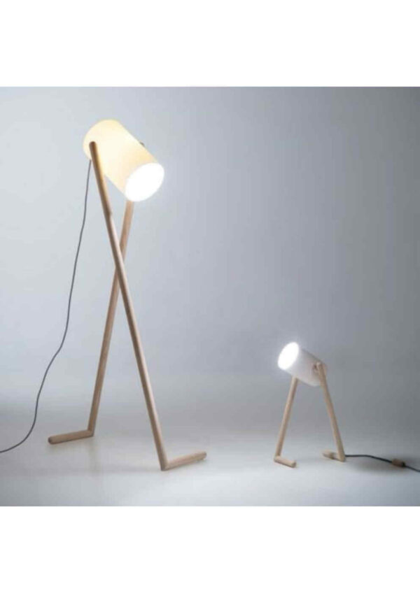 focused wooden floor lamp